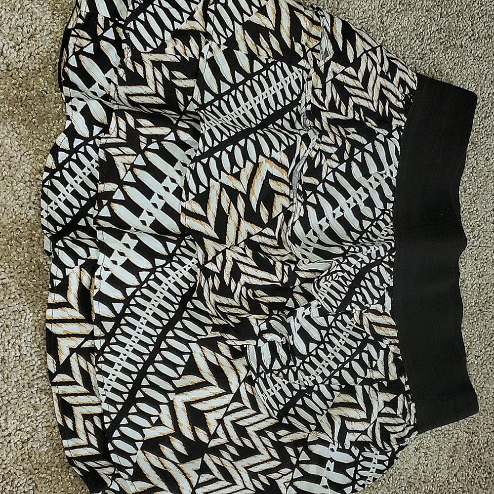 Beautiful print short skirt
